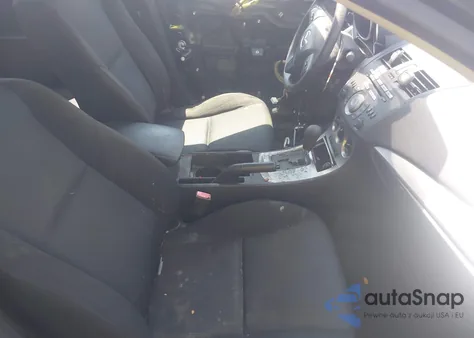 2011 Mazda Mazda3 I Touring z USA, uszkodzony, nr VIN JM1BL1VF4B1418741